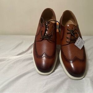 La Milano brand new in the box never worn size 10 Brown/Palmer